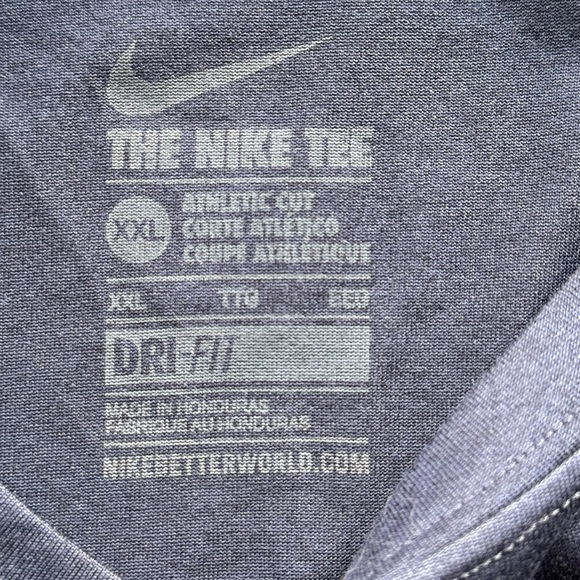 NWOT THE NIKE TEE Dri Fit Patriots Football Graphic Short Sleeve T-Shirt   XXL - Picture 3 of 9